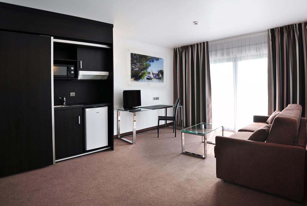 Golden Tulip Pornic Suites Exterior foto